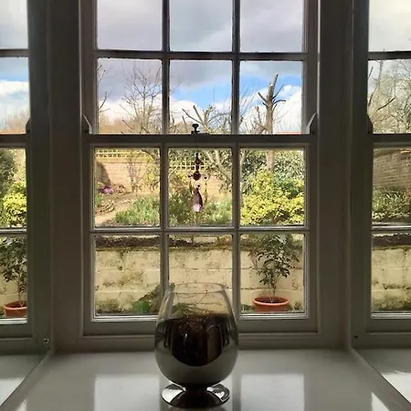 Middle - Delightful Situated In The Grounds Of Hall, Near Filey, Hunmanby