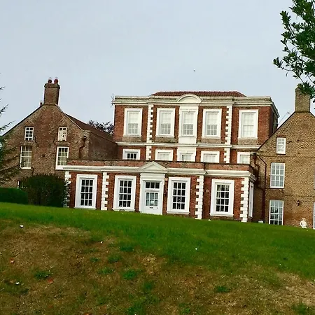 Middle - Delightful Situated In The Grounds Of Hall, Near Filey, *