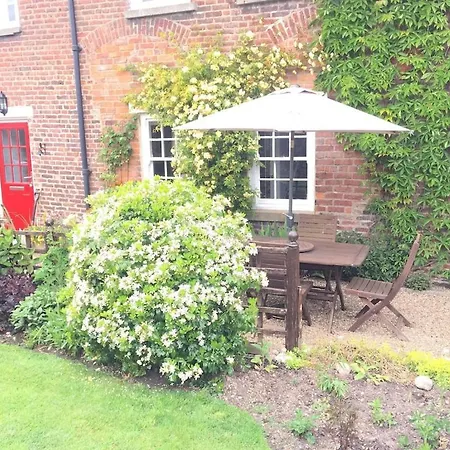 Middle - Delightful Situated In The Grounds Of Hall, Near Filey, * Hunmanby