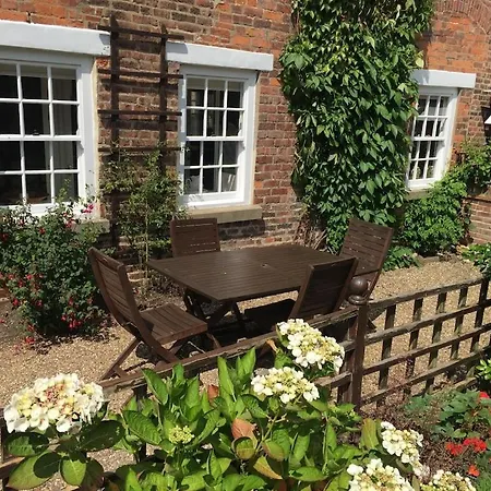 Middle - Delightful Situated In The Grounds Of Hall, Near Filey, * Hunmanby