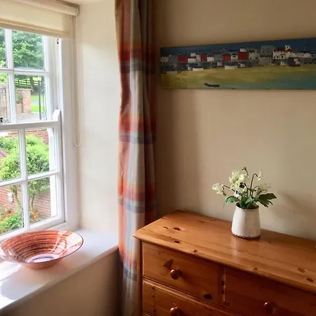 Middle - Delightful Situated In The Grounds Of Hall, Near Filey, Tatil Evi